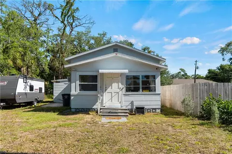 2047 Jeffcott St, Fort Myers, FL 33901