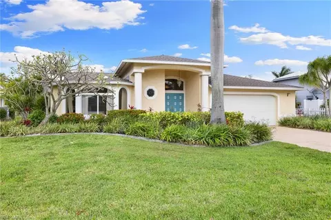 3906 SE 20th Pl, Cape Coral, FL 33904
