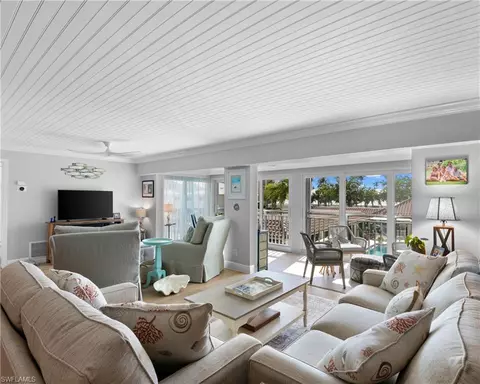 2600 Gulf Shore Blvd N #24, Naples, FL 34103