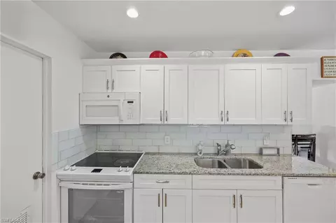 Kitchen - 3520 Okeechobee St, Naples, FL 34112 photo 4 of 6