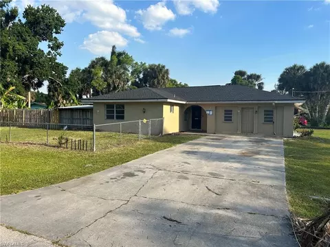 695 July Cir, North Fort Myers, FL 33903