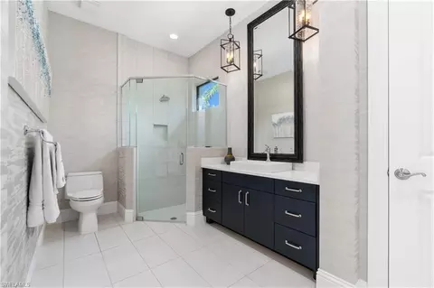 Bath - 4265 Deephaven Ln, Naples, FL 34119 photo 4 of 6
