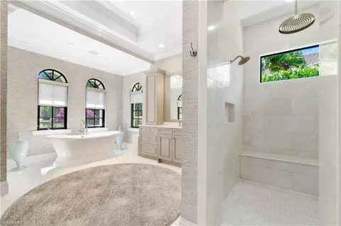 Bath - 4265 Deephaven Ln, Naples, FL 34119 photo 3 of 6
