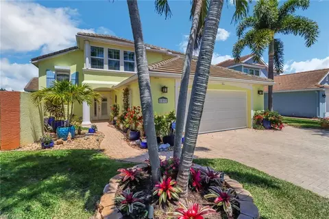 1097 Jardin Dr, Naples, FL 34104