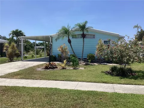 109 Calais Ct, Naples, FL 34112