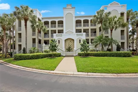 7638 Pebble Creek Cir #204, Naples, FL 34108