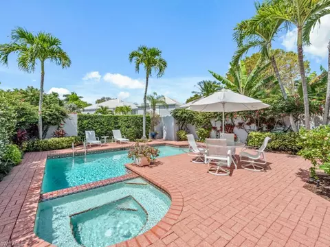 7065 Villa Lantana Way, Naples, FL 34108