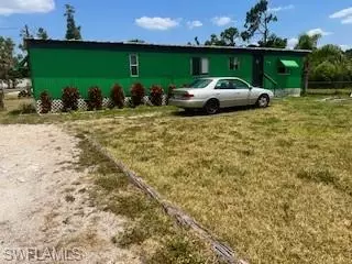 8311 Wooley Dr, North Fort Myers, FL 33917