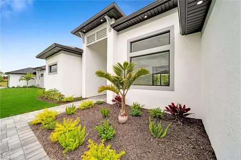 332 NE 4th St, Cape Coral, FL 33909