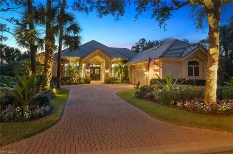 909 Barcarmil Way, Naples, FL 34110