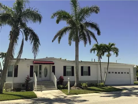 17500 Canal Cove Ct, Fort Myers Beach, FL 33931