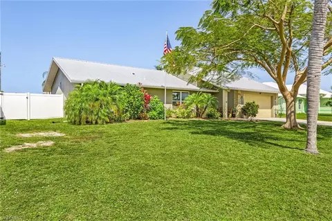 110 NE 5th Pl, Cape Coral, FL 33909