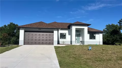 1310 Hibiscus Ave, Lehigh Acres, FL 33972
