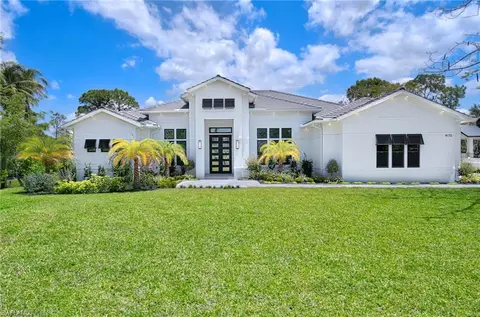 9170 The Ln, Naples, FL 34109