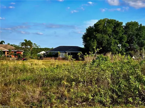 523 Paloma Ave, Lehigh Acres, FL 33974
