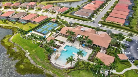View/Area - 1241 Manado Dr, Naples, FL 34113 photo 4 of 12