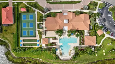 View/Area - 1241 Manado Dr, Naples, FL 34113 photo 5 of 12