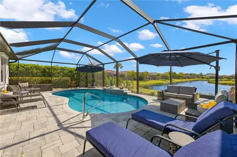 1552 Vizcaya Ln, Naples, FL 34113
