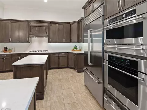 Kitchen - 4249 Deephaven Ln, Naples, FL 34119 photo 5 of 6