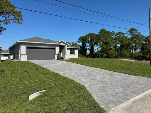 829 Albert Ave, Lehigh Acres, FL 33971