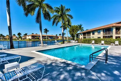 Exterior - 4310 Chantelle Dr #E201, Naples, FL 34112 photo 4 of 7