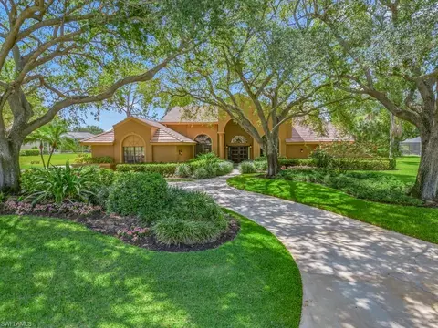 1904 Empress Ct, Naples, FL 34110