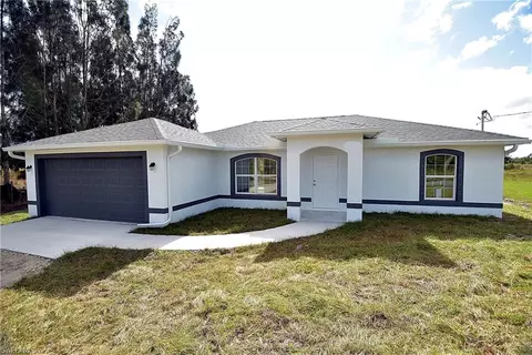 4209 72 Ave NE, Naples, FL 34120