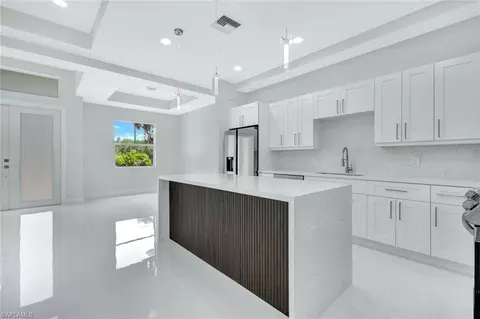 Kitchen - 3441 26th Ave SE, Naples, FL 34117 photo 2 of 4