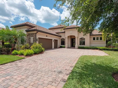 9561 Siracusa Ct, Naples, FL 34113