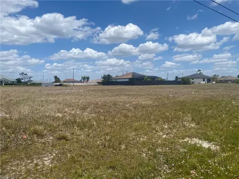 1125 Diplomat Pkwy W, Cape Coral, FL 33993