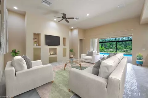 560 Desoto Blvd N, Naples, FL 34120