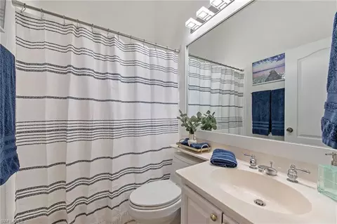 Bath - 657 Coldstream Ct, Naples, FL 34104 photo 3 of 3