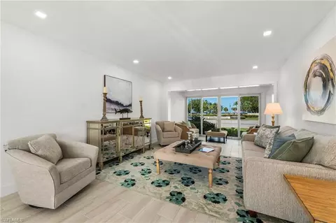 1550 Gulf Shore Blvd N #W3, Naples, FL 34102
