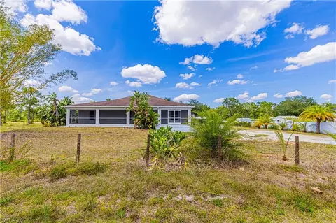 2411 E 23rd St, Alva, FL 33920