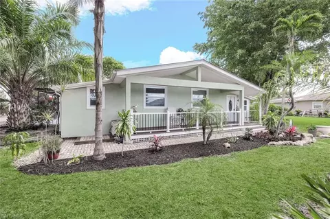 138 3rd St, Naples, FL 34113 photo 2