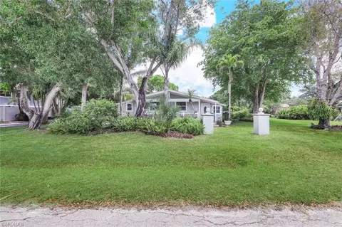 138 3rd St, Naples, FL 34113 photo 5