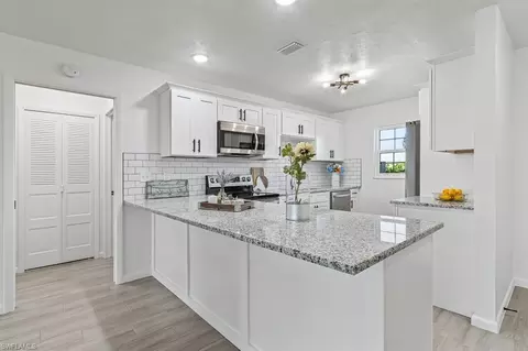 1516 Saddle Woode Dr, Fort Myers, FL 33919