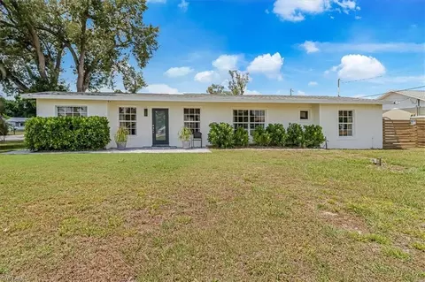 18601 Geranium Rd, Fort Myers, FL 33967
