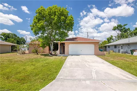 704 SE 11th Pl, Cape Coral, FL 33990