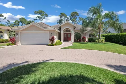 1013 Tivoli Ct, Naples, FL 34104