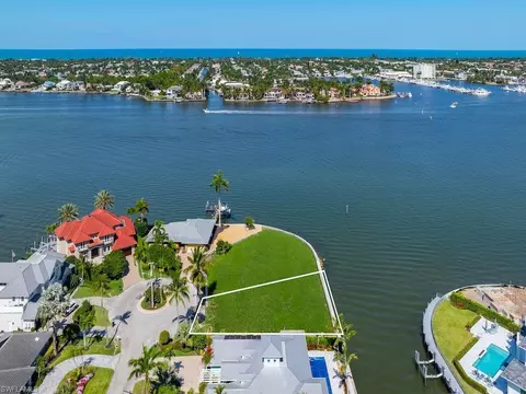 1305 Marlin Dr, Naples, FL 34102