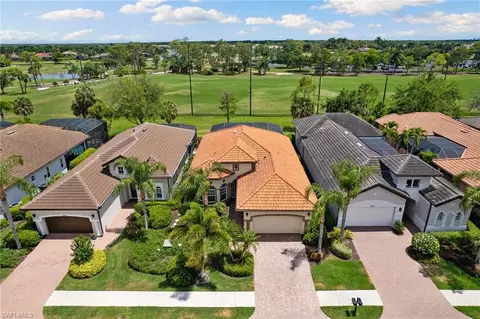 7832 Valencia Ct, Naples, FL 34113