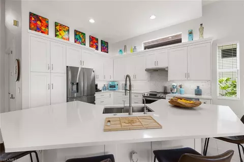 Kitchen - 7832 Valencia Ct, Naples, FL 34113 photo 5 of 7