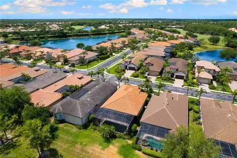 View/Area - 7832 Valencia Ct, Naples, FL 34113 photo 7 of 9
