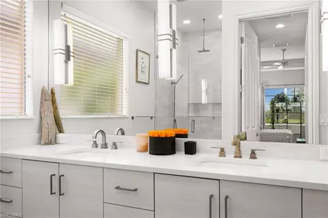Bath - 7832 Valencia Ct, Naples, FL 34113 photo 2 of 4