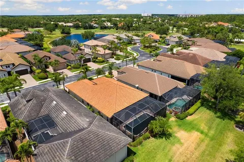 View/Area - 7832 Valencia Ct, Naples, FL 34113 photo 2 of 9