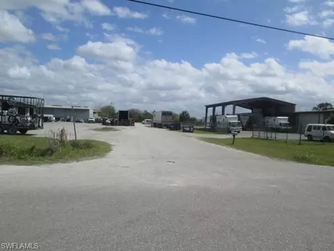 Land 10560601 Right Of Way, Fort Myers, FL 33905