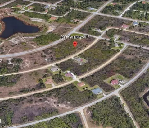 939 Gregory St E, Lehigh Acres, FL 33974 photo 8
