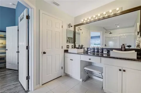Bath - 855 Hampton Cir #153, Naples, FL 34105 photo 2 of 4