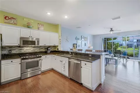Kitchen - 855 Hampton Cir #153, Naples, FL 34105 photo 2 of 2
